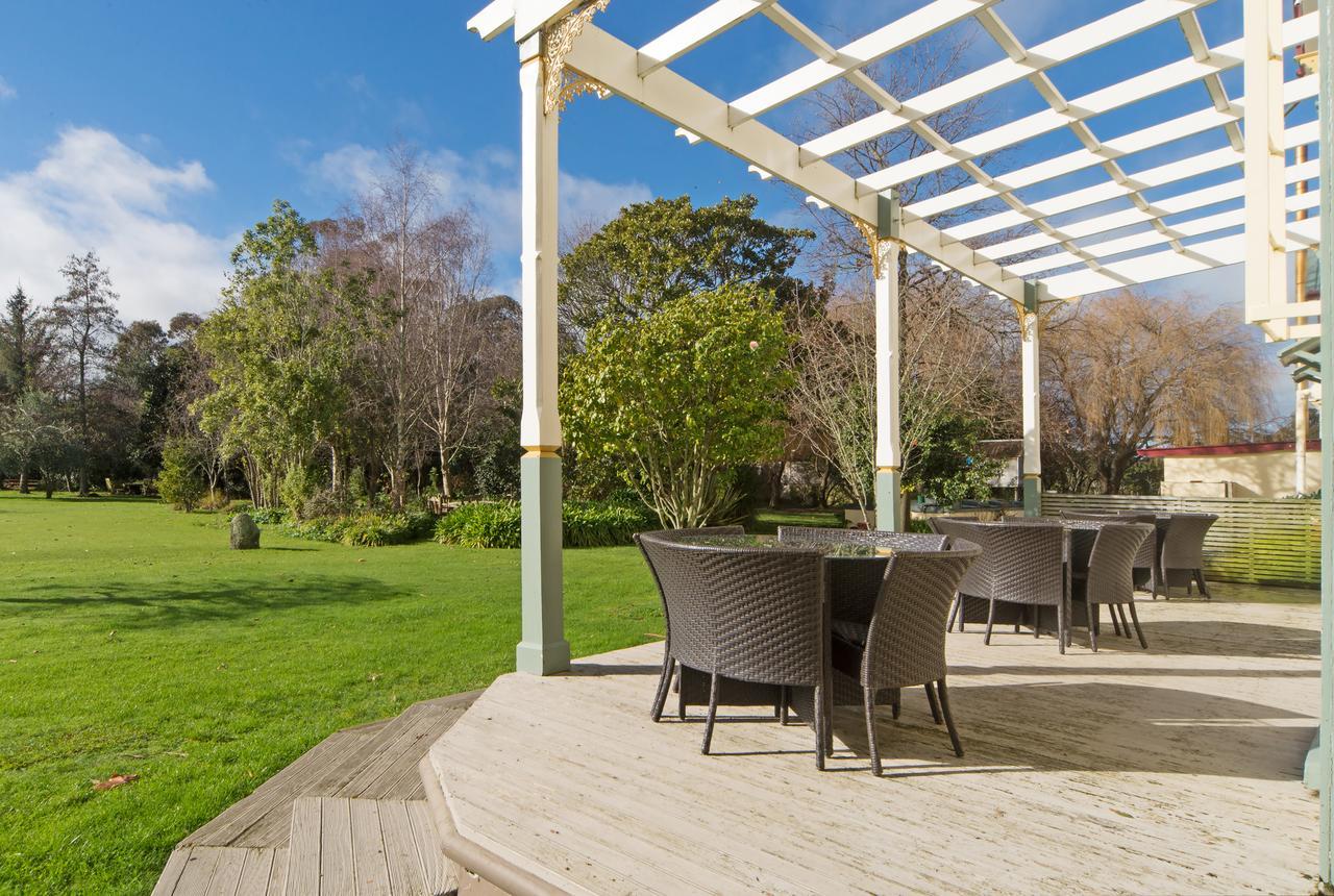 Highden Manor Estate Hotel Palmerston North Exterior photo