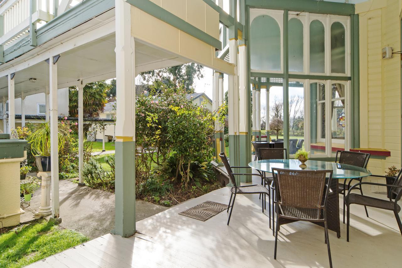 Highden Manor Estate Hotel Palmerston North Exterior photo
